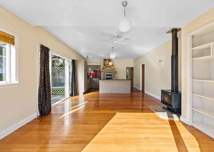  at 15 Myrtle Street, Hamilton East, Hamilton