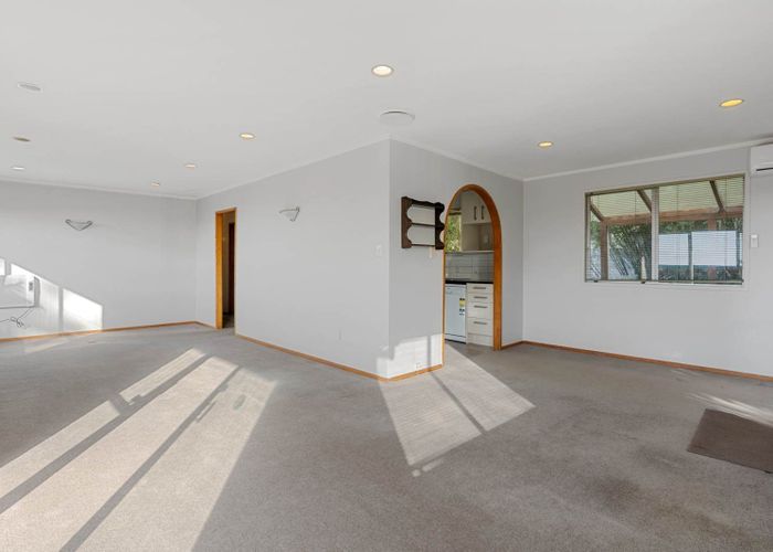  at 100 John Downs Drive, Browns Bay, North Shore City, Auckland
