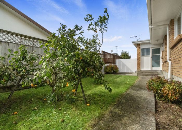  at 24A Kensington Place, Fairfield, Hamilton