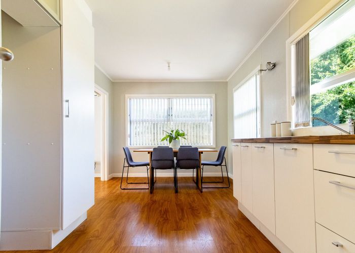 at 272 Fox Street, Hamilton East, Hamilton