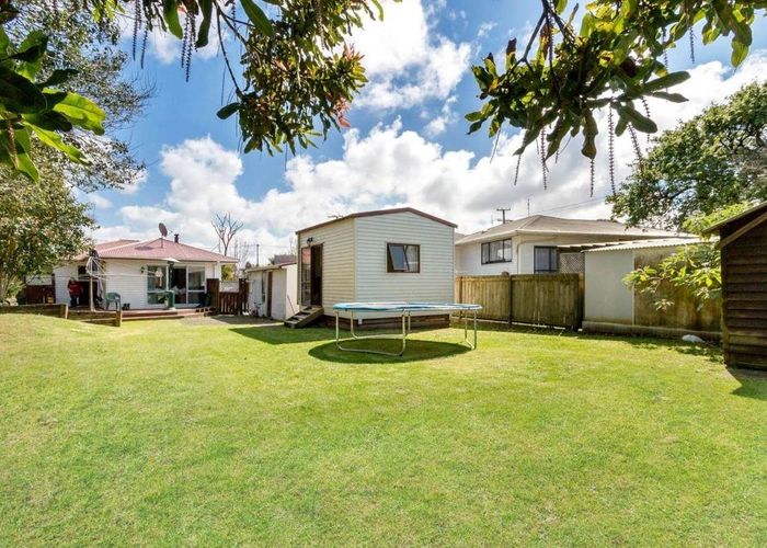  at 2 Albertson Place, Manurewa, Manukau City, Auckland