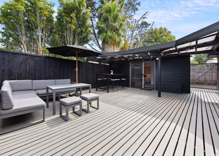 at 2/15 Rotoiti Avenue, Pakuranga Heights, Manukau City, Auckland