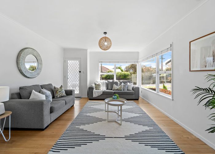  at 1/49 Shakespeare Road, Milford, Auckland
