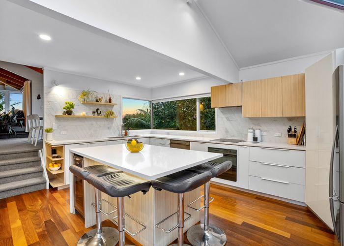  at 556 Beach Road, Rothesay Bay, North Shore City, Auckland