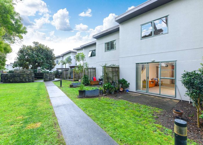  at 46/42 Holly Street, Avondale, Auckland