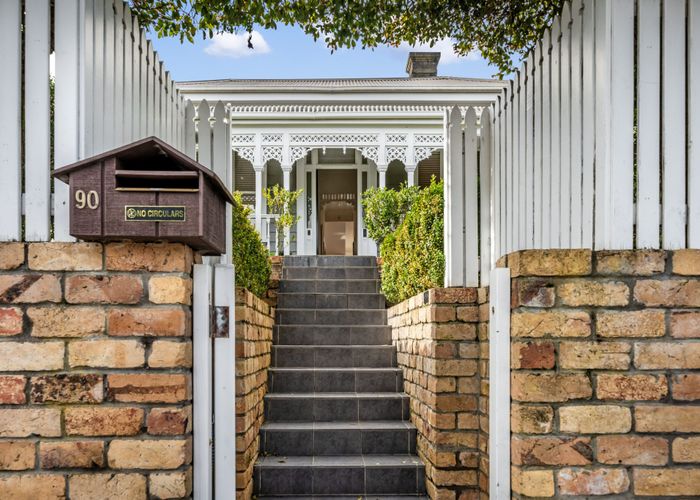  at 90 Clonbern Road, Remuera, Auckland