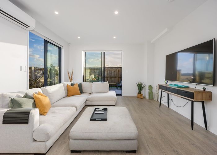  at 82 Tarapuka Road, Westgate, Auckland