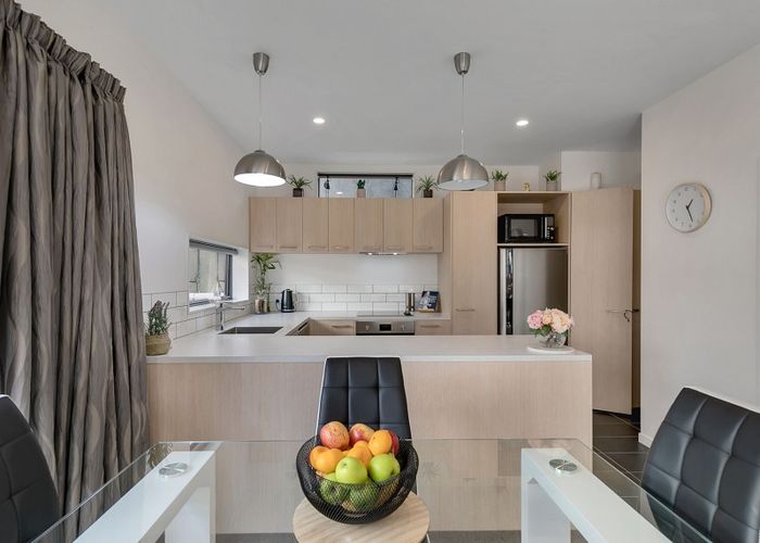  at 9/7 Handyside Street, Tawa, Wellington