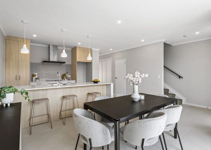  at 42 Te Aniwaniwa Terrace, Albany, North Shore City, Auckland