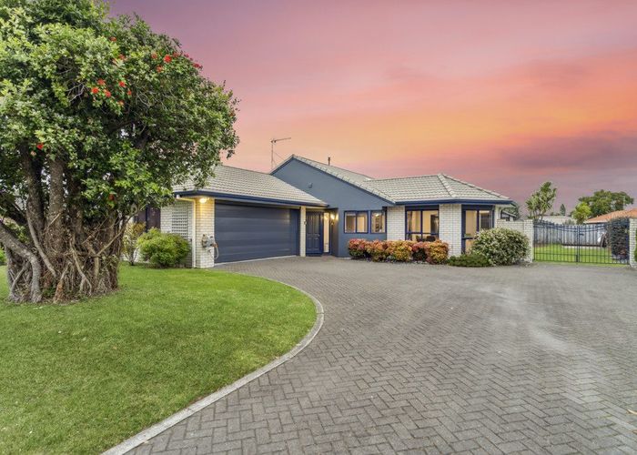  at 170 Gloucester Road, Mount Maunganui, Mount Maunganui