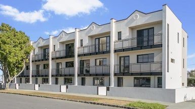  at 7 Manatu Street, Mount Eden, Auckland