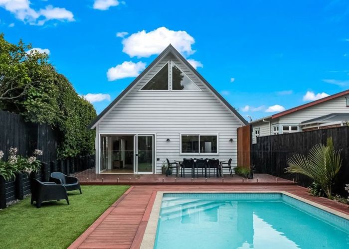  at 21 Lloyd Avenue, Mount Albert, Auckland
