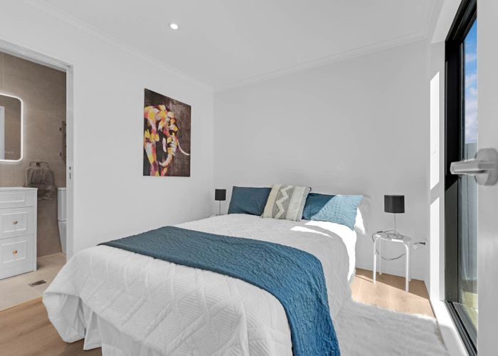  at 8B Gardiner Grove, Mangere East, Manukau City, Auckland