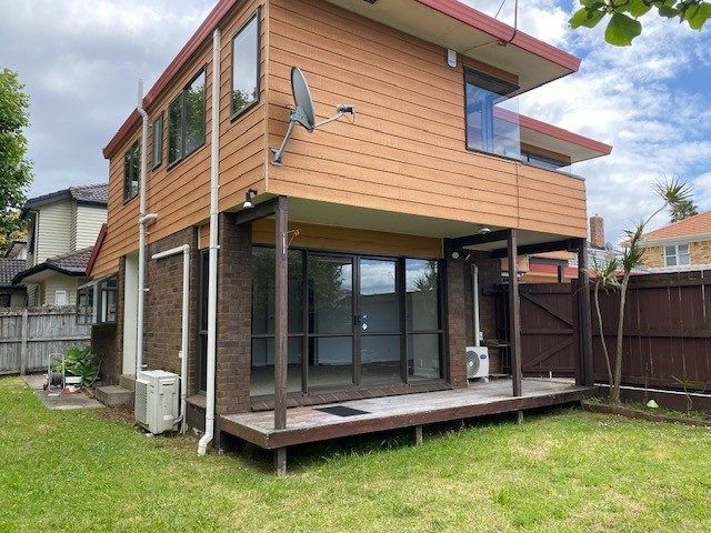  at 12B Bradbury Road, Botany Downs, Manukau City, Auckland