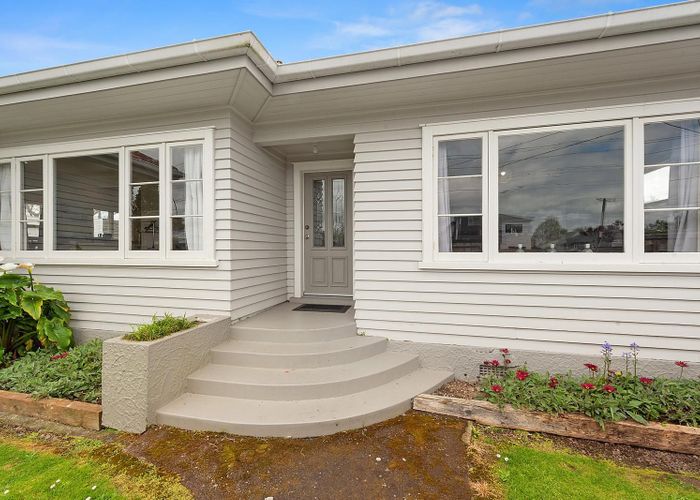  at 14 Sandwich Road, St Andrews, Hamilton