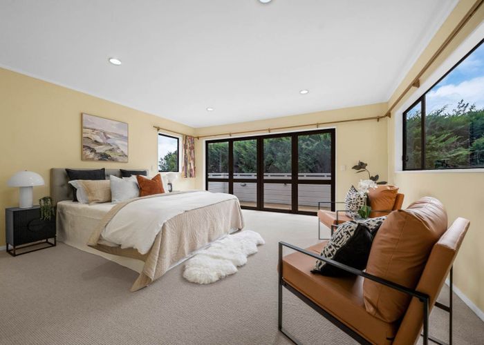  at 2/15 Micawber Place, Mellons Bay, Manukau City, Auckland