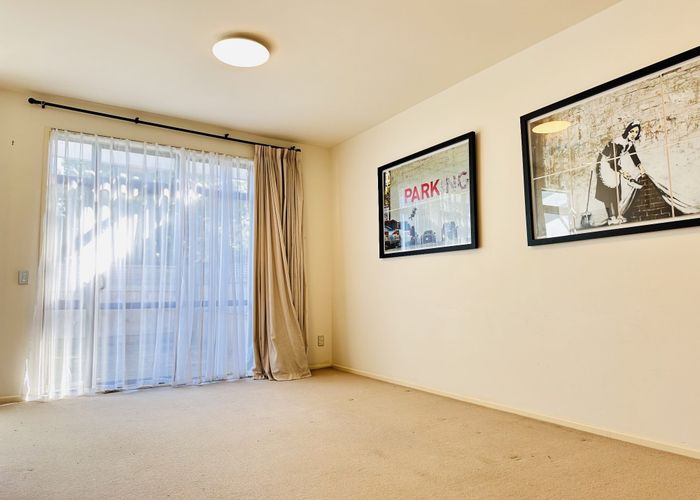  at 2 Armoy Drive, East Tamaki, Manukau City, Auckland