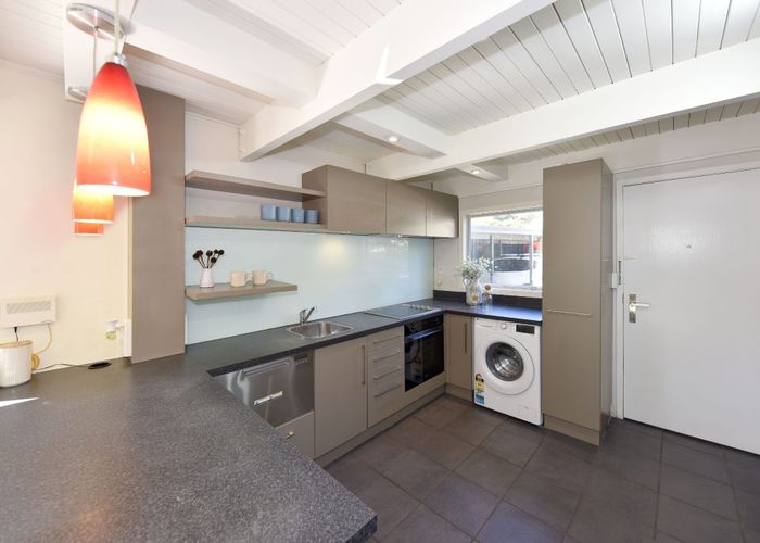  at 4/140 Waimairi Road, Ilam, Christchurch City, Canterbury