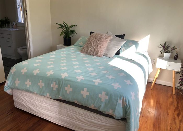  at 72A Nile Road, Milford, Auckland
