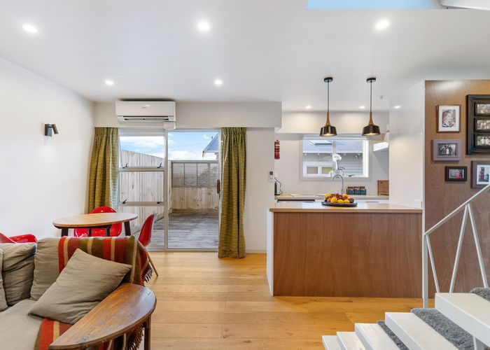  at 4/5 Renfrew Avenue, Sandringham, Auckland