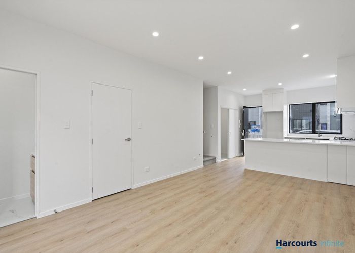  at 32 Whare Kauri Road, Papakura, Papakura, Auckland