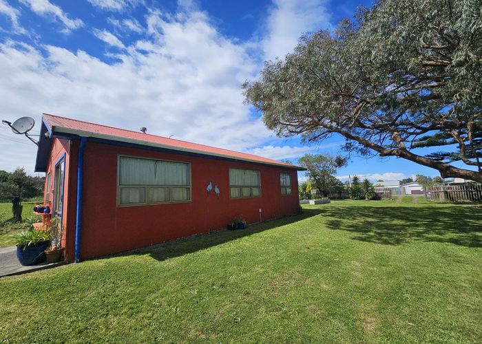  at 39 Muaupoko Street, Hokio Beach, Horowhenua, Manawatu / Whanganui