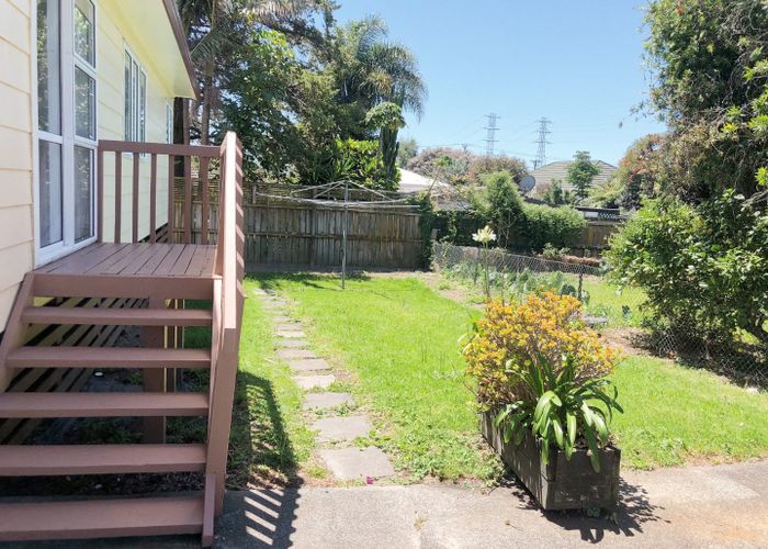  at 2B Marlene Ave, Te Atatu South, Waitakere City, Auckland