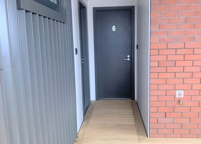  at 5/2 Sioux Road, Hobsonville, Waitakere City, Auckland