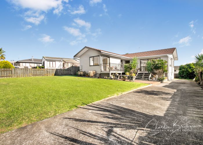  at 33 Greenstone Place, Clover Park, Auckland