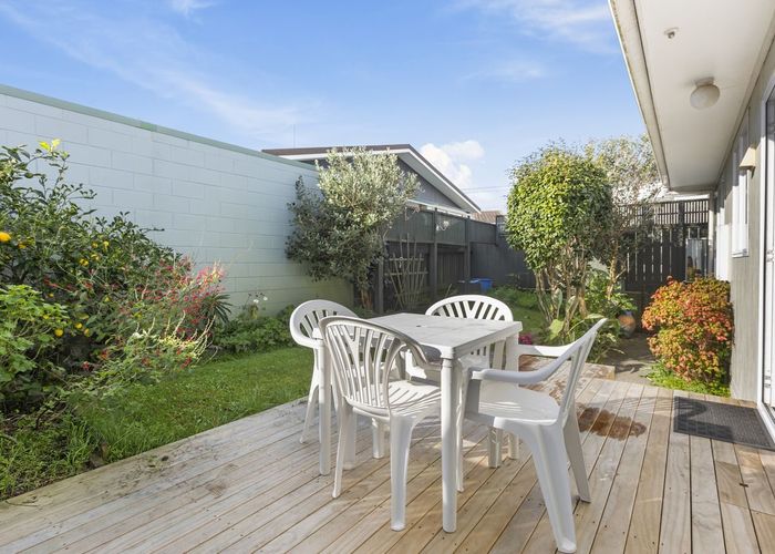  at 6 Omata Road, Westown, New Plymouth, Taranaki