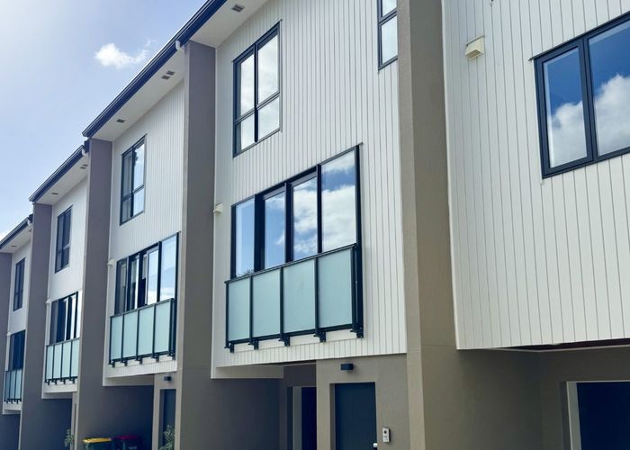  at 5/20 Penzance Road, Mairangi Bay, North Shore City, Auckland