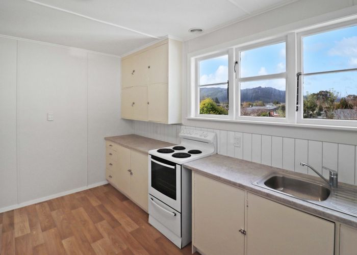  at 3/2 Argyle Grove, Trentham, Upper Hutt, Wellington