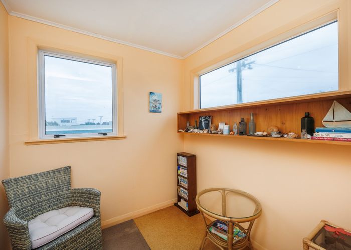  at 19 Marine Parade South, Foxton Beach, Foxton