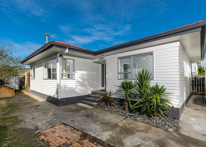  at 34 Birdwood Road, Swanson, Auckland