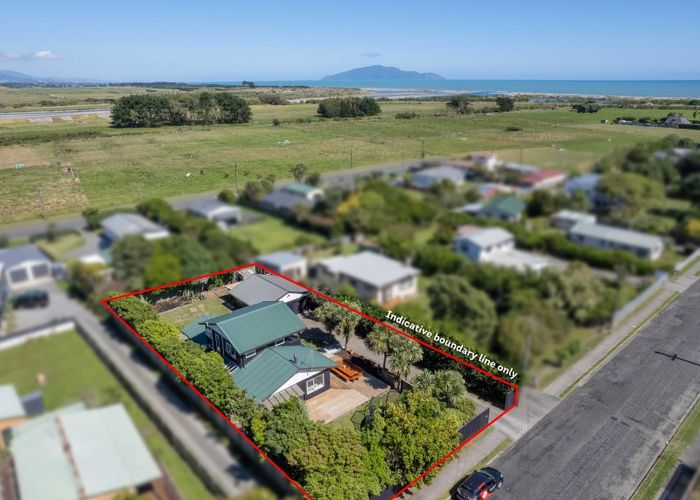  at 73 Atkinson Avenue, Otaki Beach, Otaki