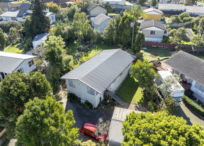  at 13 Helleur Road, Massey, Waitakere City, Auckland