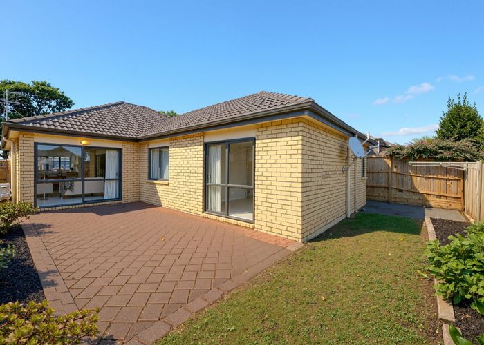  at 32 Espalier Drive, Henderson, Waitakere City, Auckland