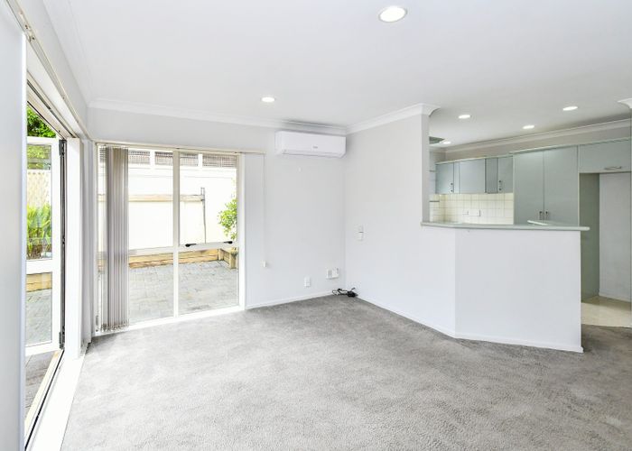  at 1/132 Millhouse Drive, Northpark, Auckland