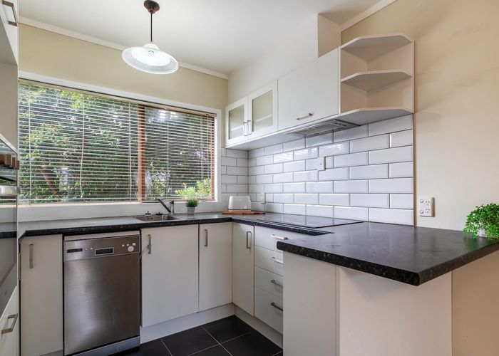  at 2/3 Akehurst Ave, New Lynn, Waitakere City, Auckland