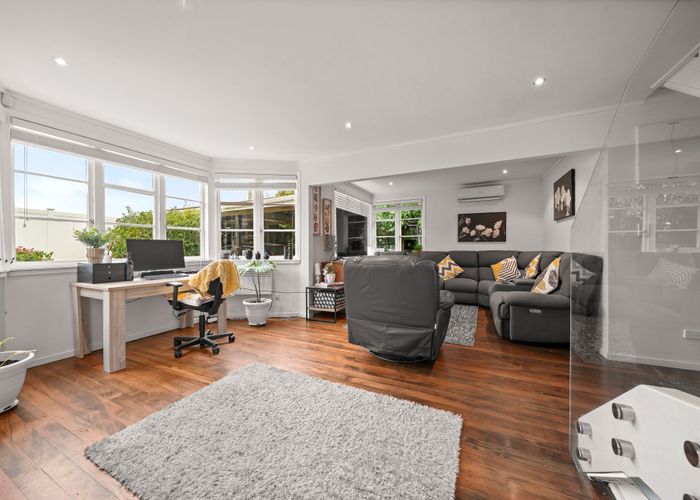  at 121  Fairview Avenue, Fairview Heights, North Shore City, Auckland