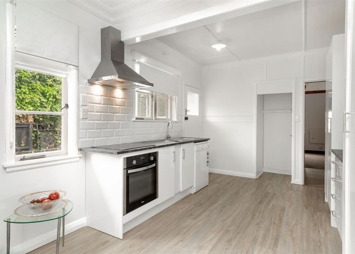  at 92 Te Aroha Street, Hamilton East, Hamilton