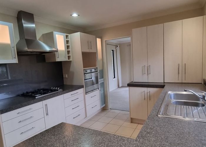  at 6 Friar Close, Flat Bush, Manukau City, Auckland