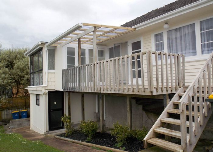  at 1 Lynwood Road, New Lynn, Auckland