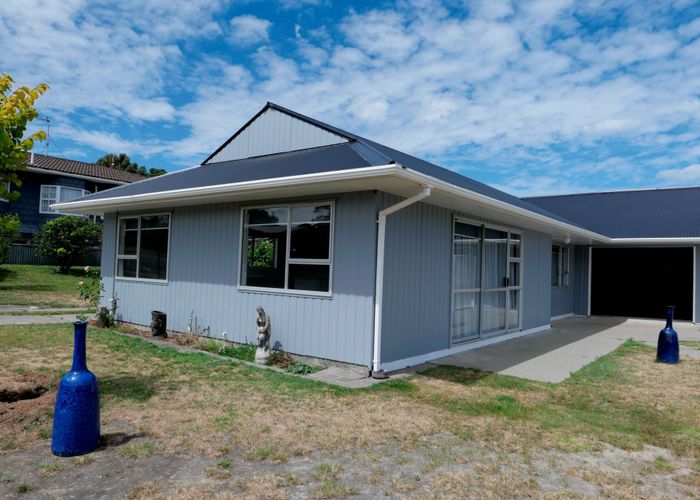  at 50 Queens Road, Waikanae Beach, Waikanae