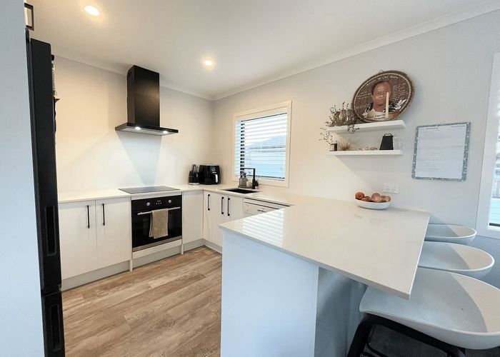  at 283 Dey Street, Hamilton East, Hamilton