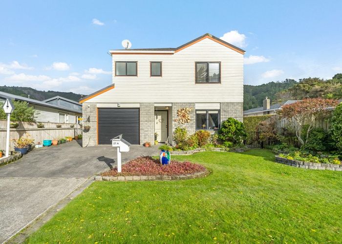  at 2/27 Korau Grove, Stokes Valley, Lower Hutt, Wellington