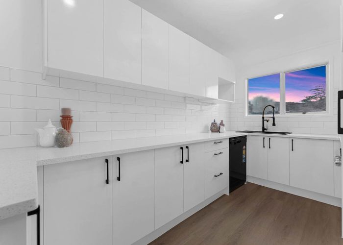  at 6/1 Ribblesdale Road, Henderson, Auckland