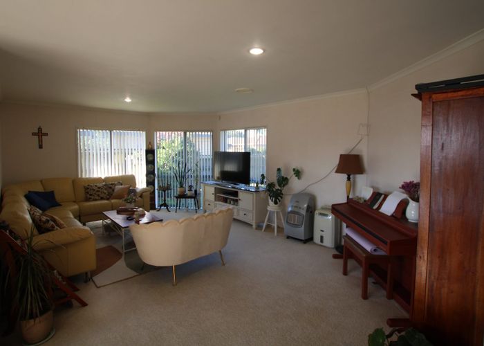  at 9/72 Swanson Road, Henderson, Auckland