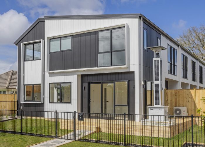  at 7/26 Smythe Road, Henderson, Auckland