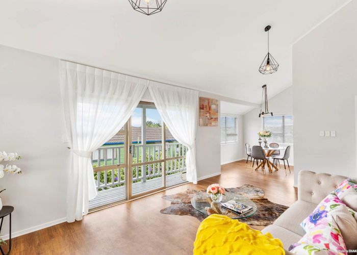  at 1/3 Tahinga Street, Northcote, Auckland